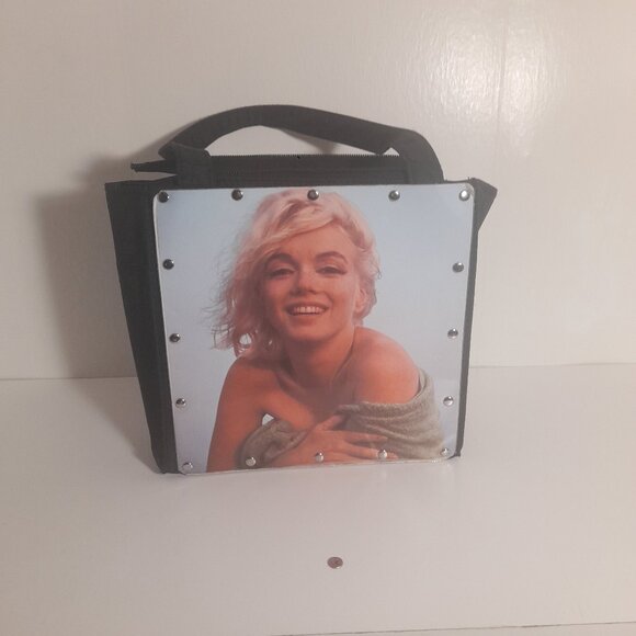 * BOGO FREE* Marilyn Monroe Novelty Small Purse - Picture 1 of 3
